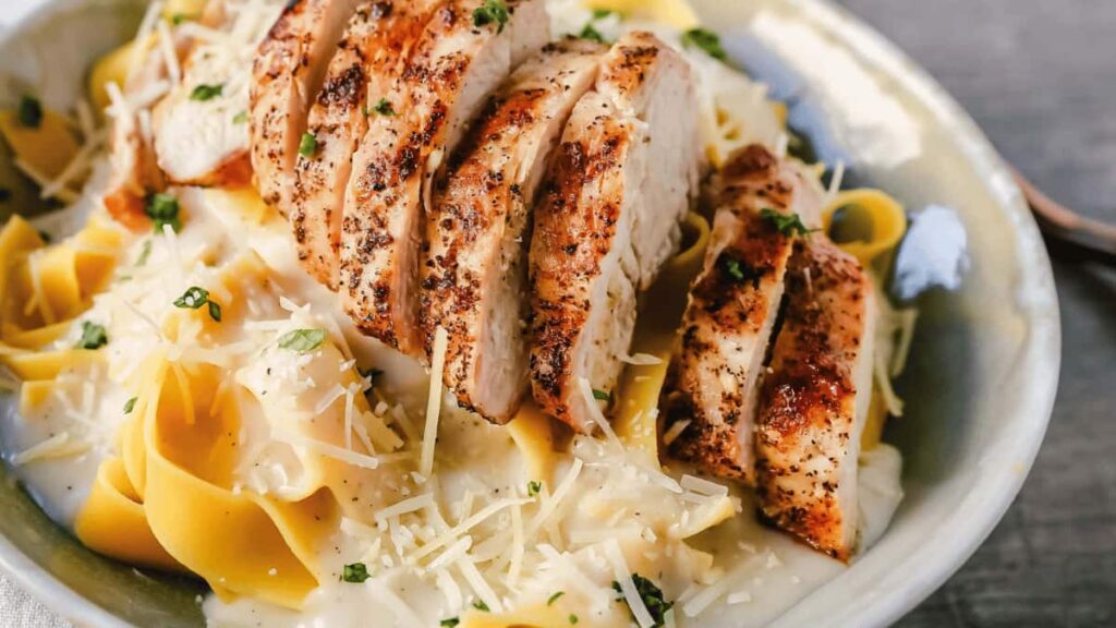 Creamy Chicken Alfredo Pasta